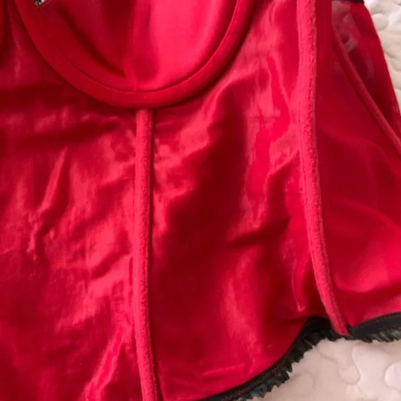 Cacique Red and Black Lace Bra - Picture 6 of 13